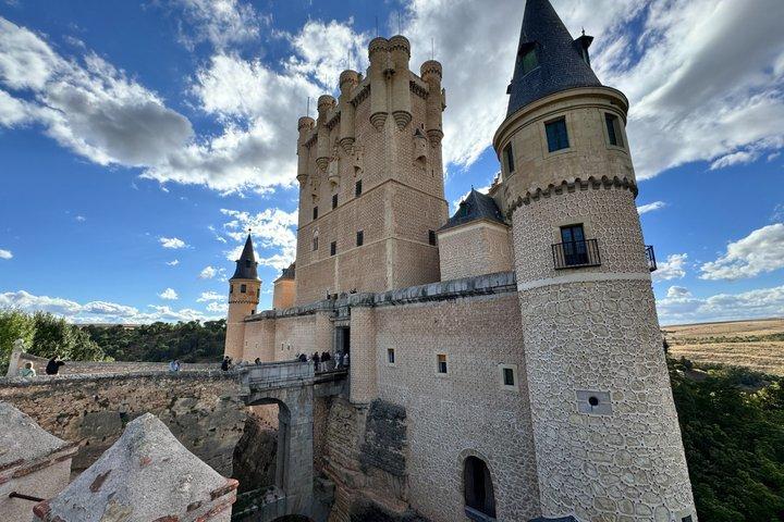 Excursion privée d'une journée à Ávila et Ségovie au départ de Madrid