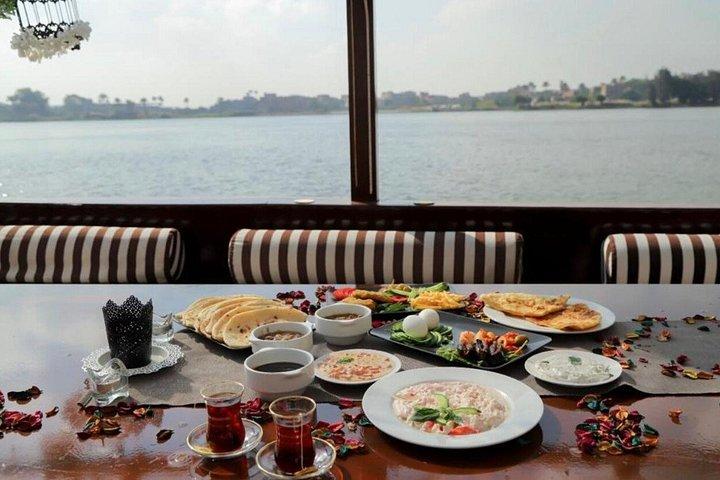 Romântico Nile Felucca Sunset Dinner no Cairo