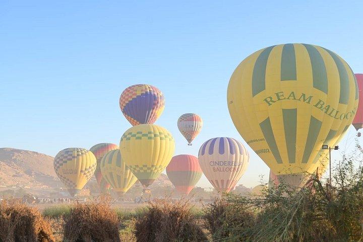 フルガダからの日の出熱気球と乗り合いルクソール日帰り旅行