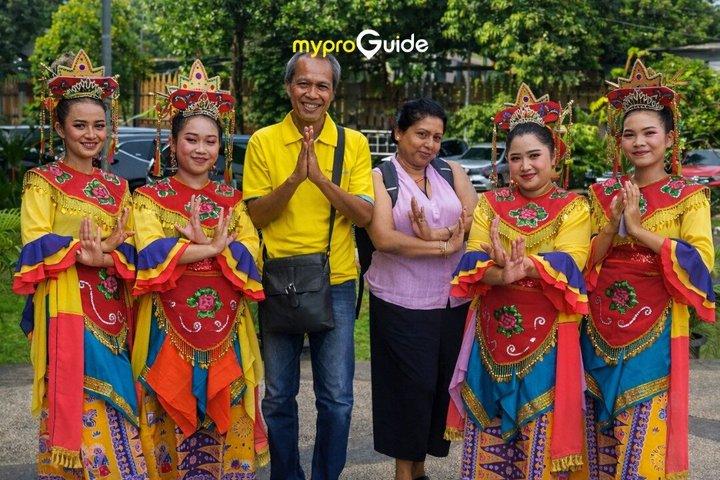 Jakarta Culturele Dag | Meertalige Gids