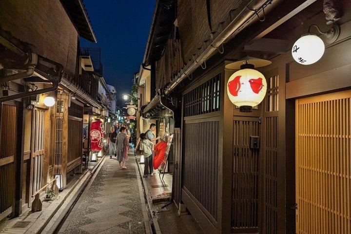 プライベート京都祇園ナイトフードツアー — EN/FR/DEガイド