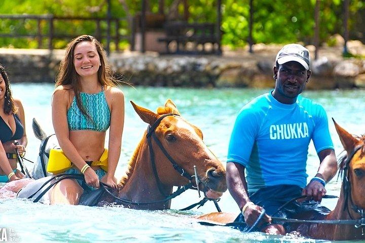 ネグリルからチュッカオーシャン・アウトポスト・サンディベイへ