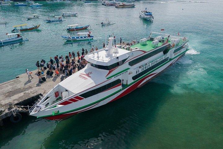 ギリ諸島ロンボク島とペニダ島へのファストボートチケット