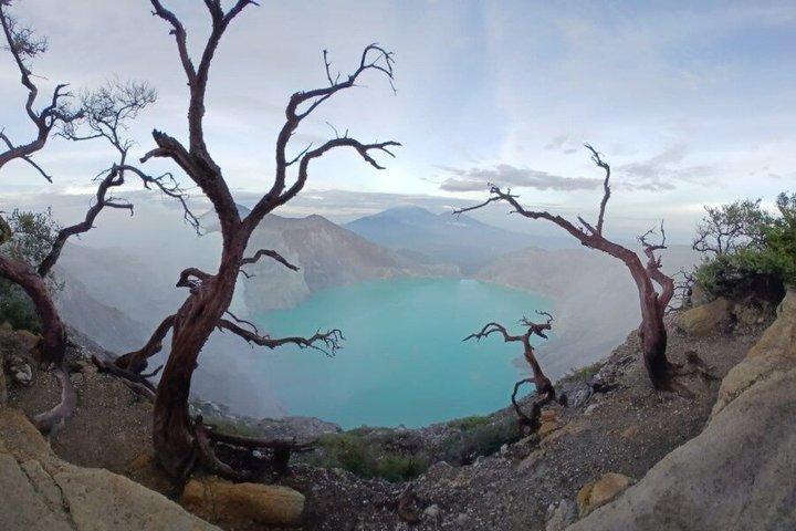 Mount Ijen Blue Fire Midnight Trek and Sunrise Experience