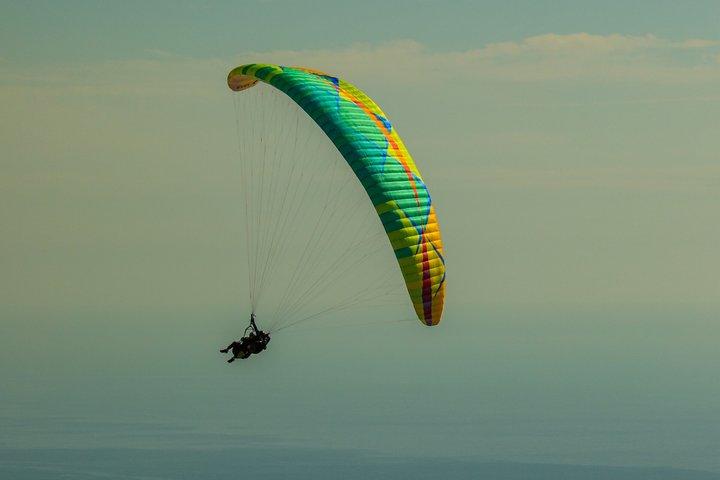 Budva : Tandem Paragliding vanaf 2.500ft met GO2FLY team