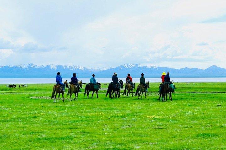 ソンクル湖へのホーストレッキングツアー3日間