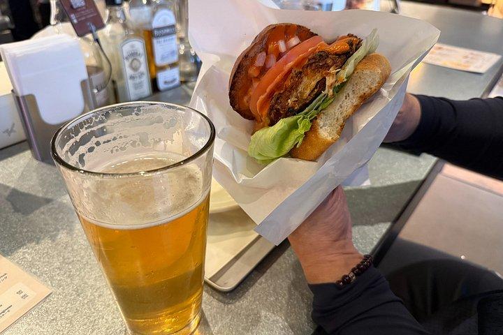 東京から列車でトラックスサイドクラフトビールを、元JR乗務員と一緒に