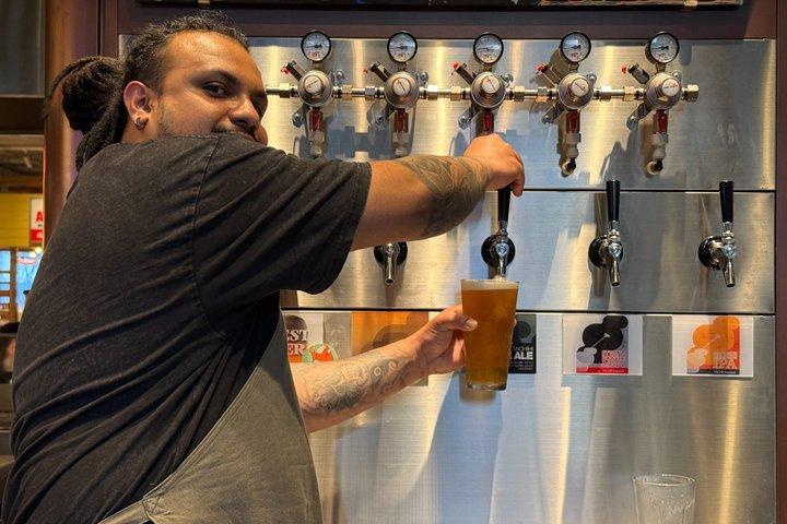 東京から列車でトラックスサイドクラフトビールを、元JR乗務員と一緒に