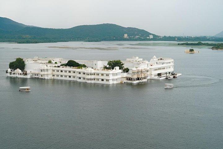 Udaipur City Tour City Palace Templo Jagdish e passeio de barco ao pôr do sol