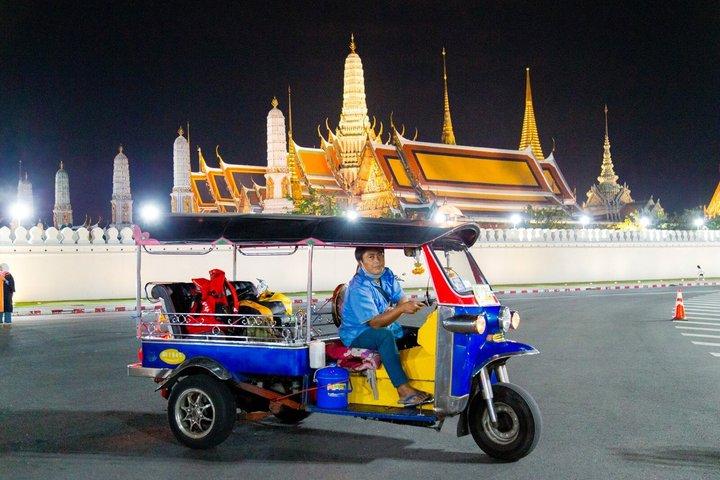 Tour notturno di Chinatown Street Food di Tuk Tuk a Bangkok