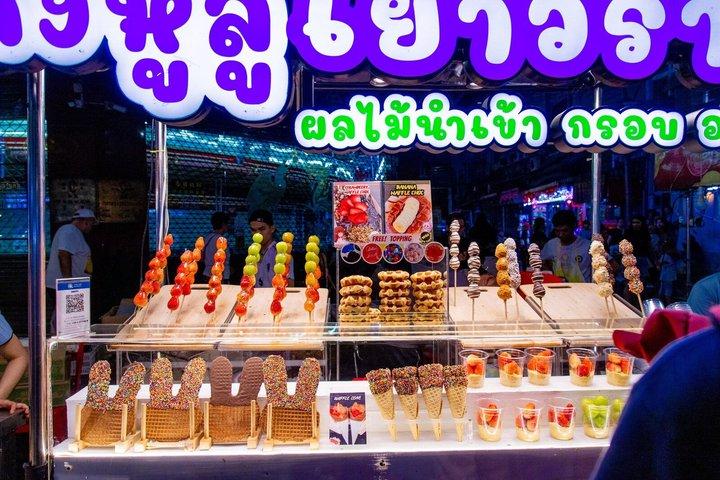 バンコクのトゥクトゥクによるチャイナタウンストリートフードナイトツアー