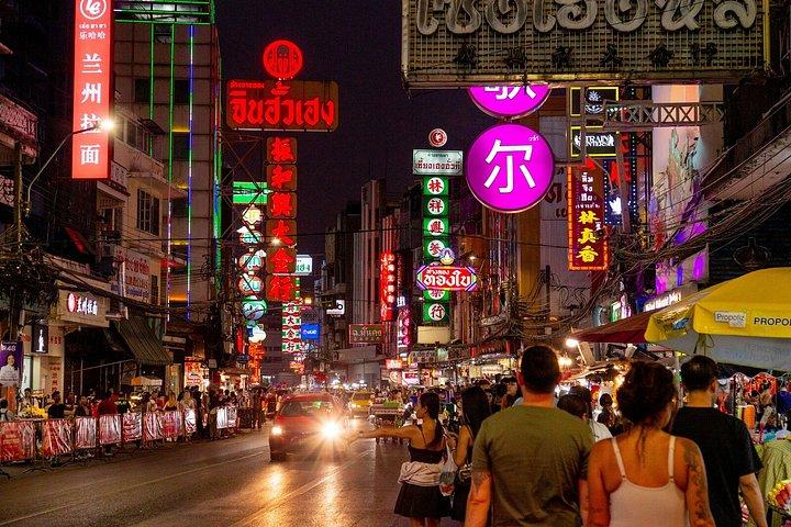 バンコクのトゥクトゥクによるチャイナタウンストリートフードナイトツアー