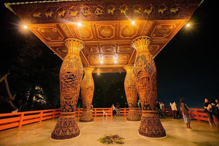 チェンマイ：ワット・ウモン寺院とドイ・ステープ寺院ガイド付きナイトツアー