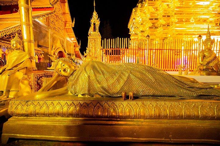 チェンマイ：ワット・ウモン寺院とドイ・ステープ寺院ガイド付きナイトツアー