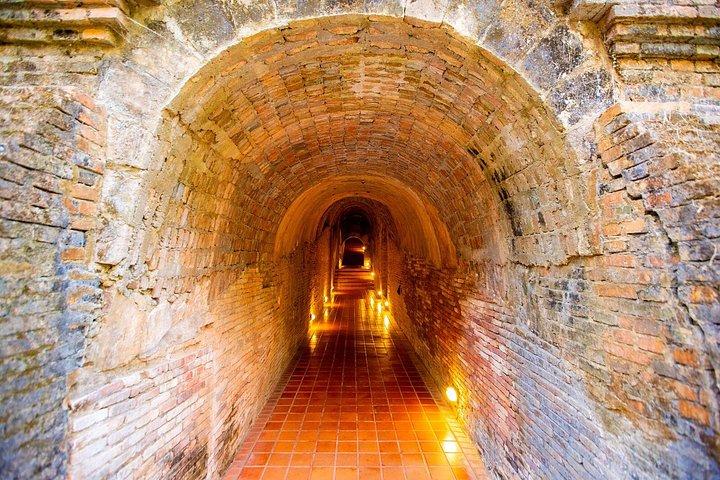 チェンマイ：ワット・ウモン寺院とドイ・ステープ寺院ガイド付きナイトツアー