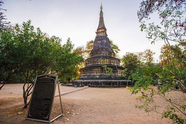 チェンマイ：ワット・ウモン寺院とドイ・ステープ寺院ガイド付きナイトツアー