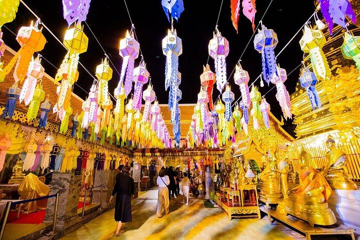 チェンマイ：ワット・ウモン寺院とドイ・ステープ寺院ガイド付きナイトツアー