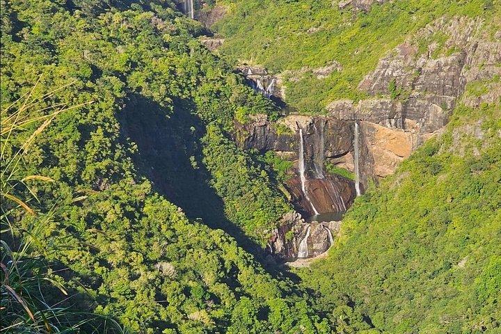 7 Waterfalls Hike with Lunch and South Tour