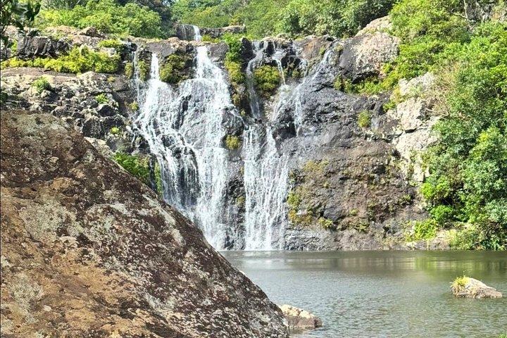 7つの滝ハイキング（ランチ付き）と南ツアー