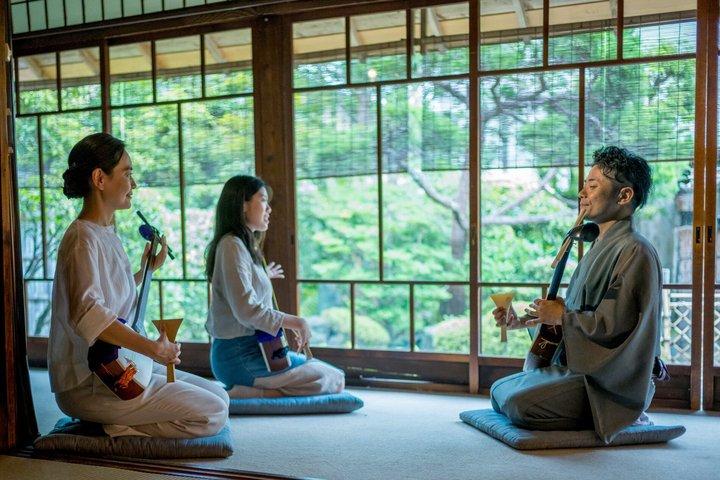 Disfruta de la experiencia Sound Shamisen en un jardín del templo de Kioto