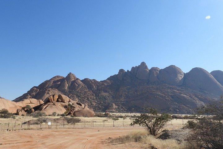 Excursion d'une journée à Spitzkoppe au départ de Swakopmund