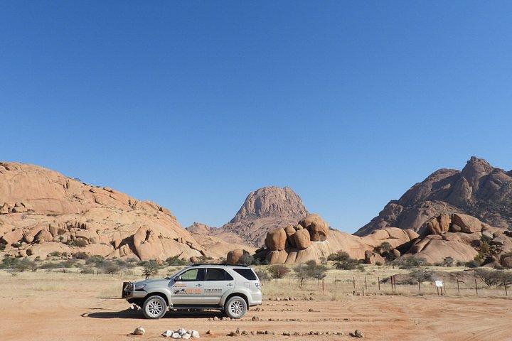 Excursion d'une journée à Spitzkoppe au départ de Swakopmund
