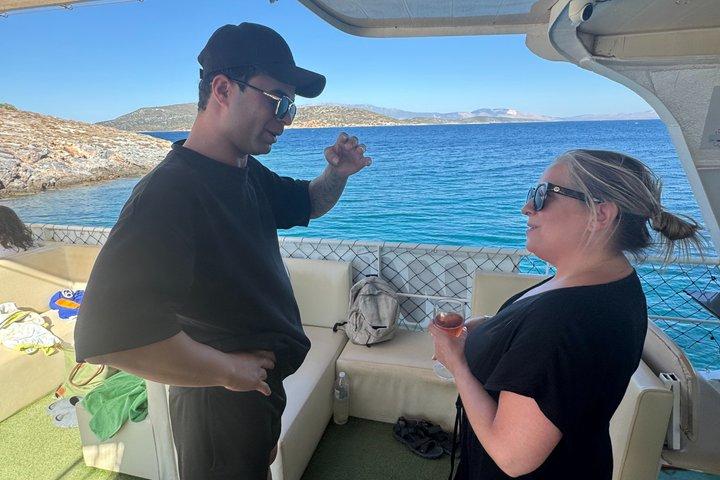 Cesme Boat Tour dolda vikar kryssning med simstopp
