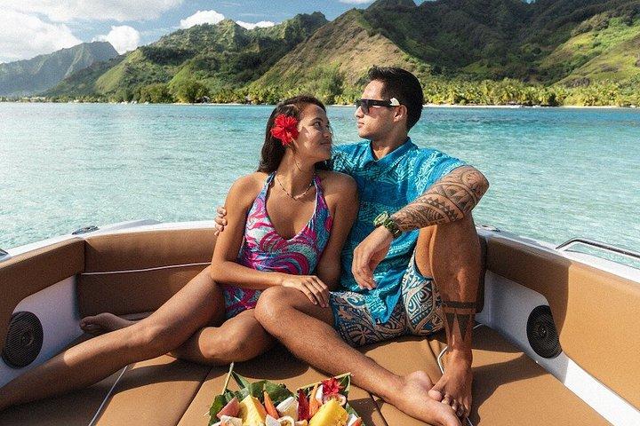Tour privato della laguna di Moorea: squali, razze, tartarughe e snorkeling.