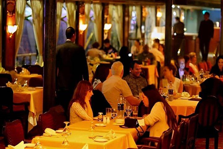 Kairo Nil Dinner Cruise mit Live Show und Buffet Dinner
