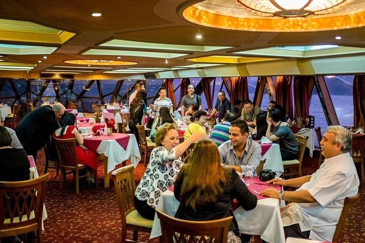 Kairo Nil Dinner Cruise mit Live Show und Buffet Dinner
