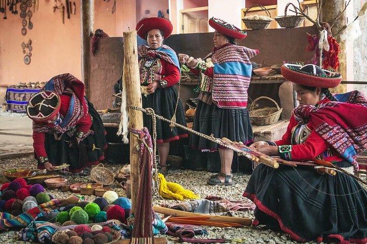 Textile Weaving Experience in Chinchero Peru