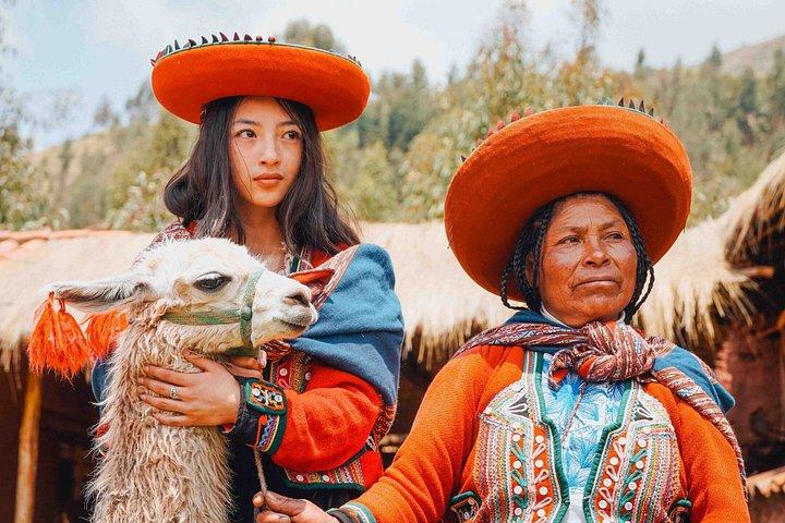 Textile Weaving Experience in Chinchero Peru
