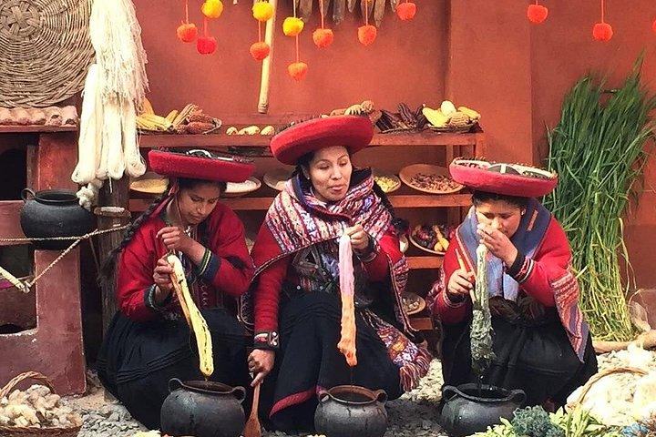 Textile Weaving Experience in Chinchero Peru