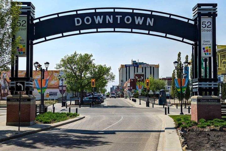 Tour privato a piedi delle attrazioni principali di Red Deer City