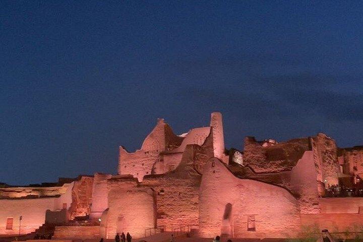 Riyadh City Tour Historical and Modern Landmarks