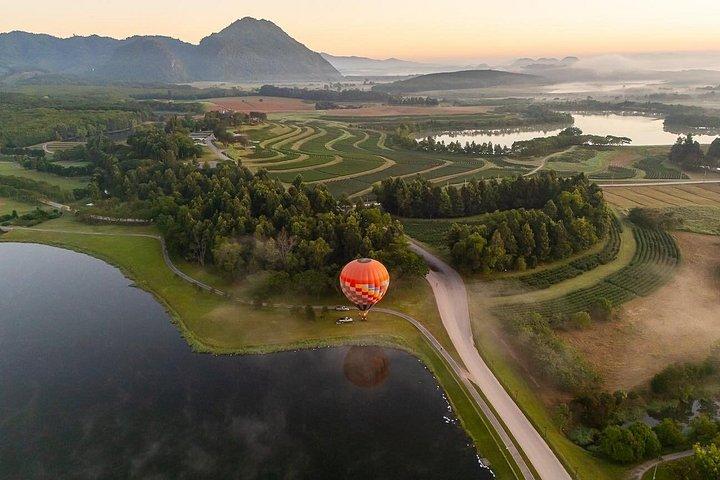 チェンライ・サンセット熱気球シンハーパーク田園地帯上空