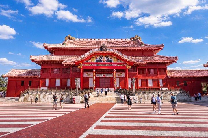 Naha Custom Private Walking Tour with Local Guide