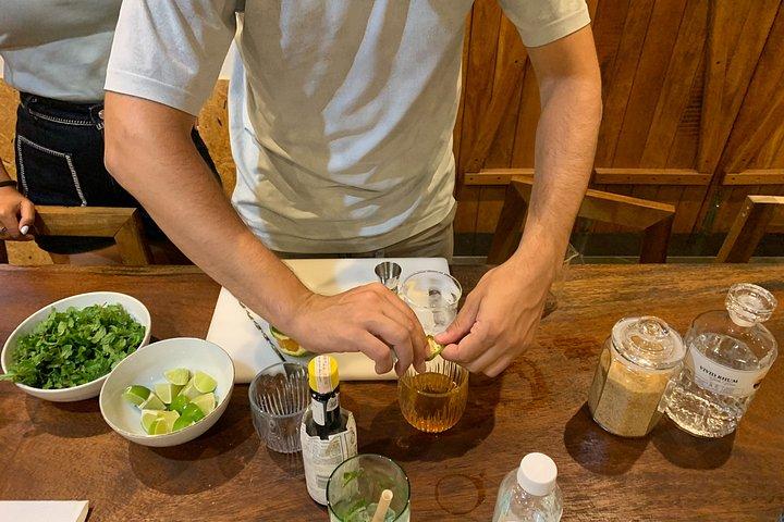 鮮やかな蒸留所ツアーブティックラム＆カクテルクラスホイアン