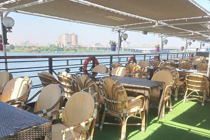 マジックカイロダイニング体験：屋台料理またはナイルクルーズビュッフェ
