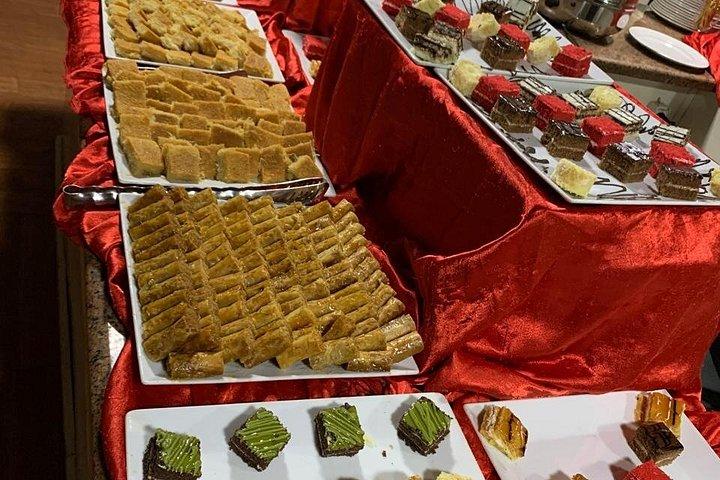 マジックカイロダイニング体験：屋台料理またはナイルクルーズビュッフェ
