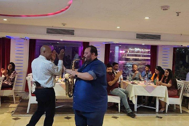 マジックカイロダイニング体験：屋台料理またはナイルクルーズビュッフェ