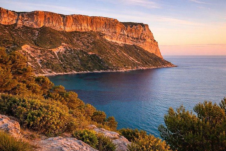 Private Marseille Shore Tour Aix and Cassis with No Shared Groups