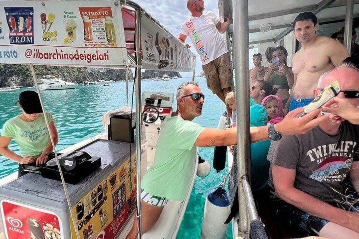 ローマ発ポンツァ島日帰りツアー（ボートツアー水泳とランチ付き）