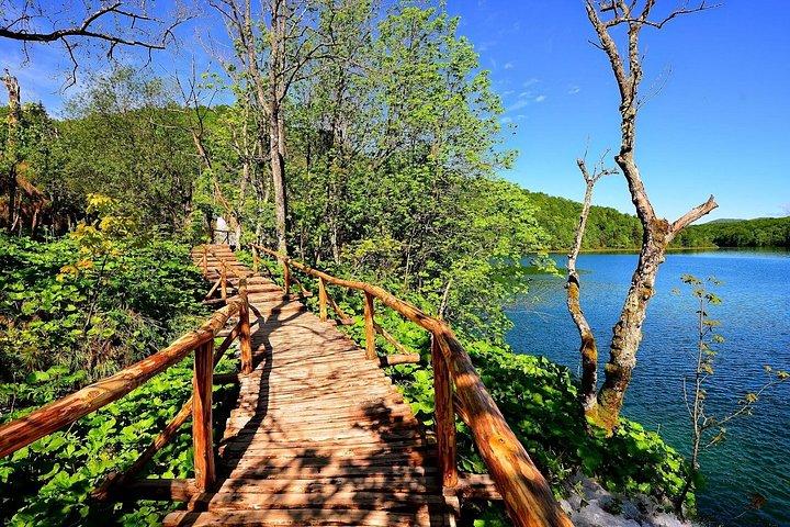 Fra Zagreb: Rejse til Plitvice søer med kajakoplevelse