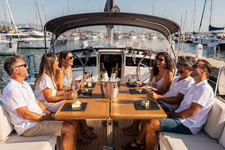 Barcelona : Gourmet vin og ost Sejlsejlads oplevelse