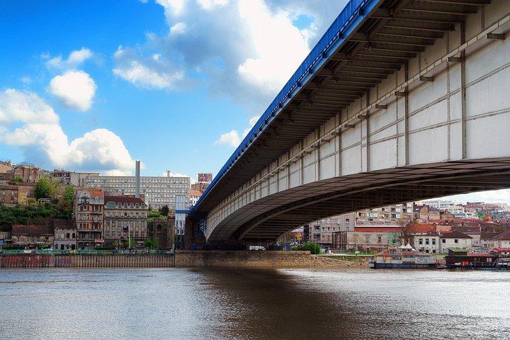 僧侶、スルタンから社会主義者へベオグラードのセルフガイドツアー