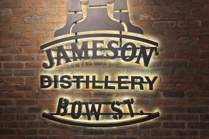 Express Jameson Whiskey Experience and Oldest Pub in Ireland
