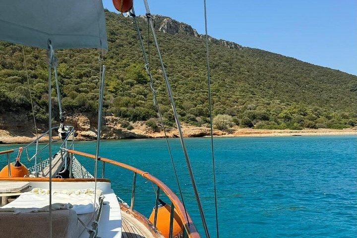 Private Bodrum Gulet Cruise with All Inclusive Lunch