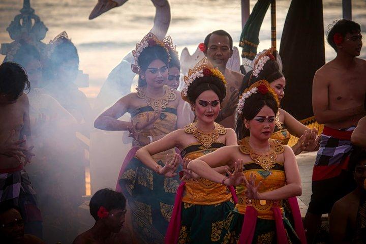 GWK & Uluwatu Sunset Kecak Dance