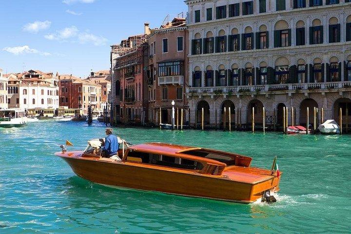Venice Taxi de água privado do seu hotel para a estação Santa Lucia